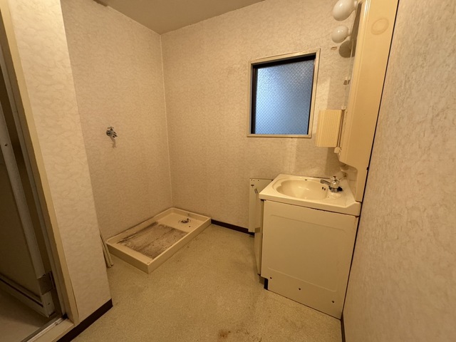 千葉県市川市_2LDK_賃貸_リノベーション前_脱衣所_洗面台