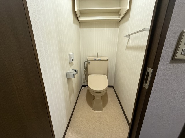 神奈川県横浜市_分譲マンション_リノベーション_ビフォー_トイレ_3LDK