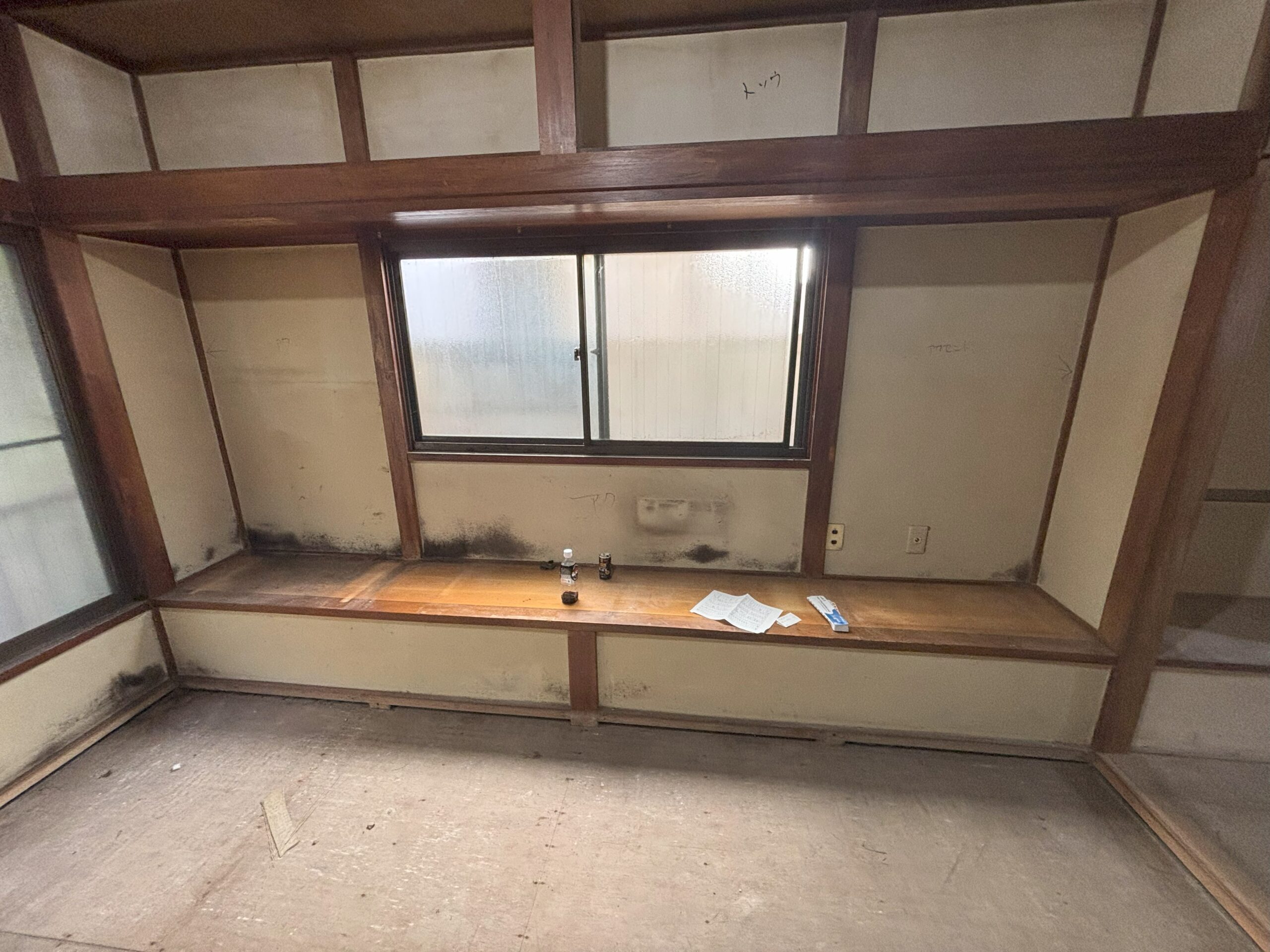 ビフォー_LDK_砂壁_吹付塗装_3DK