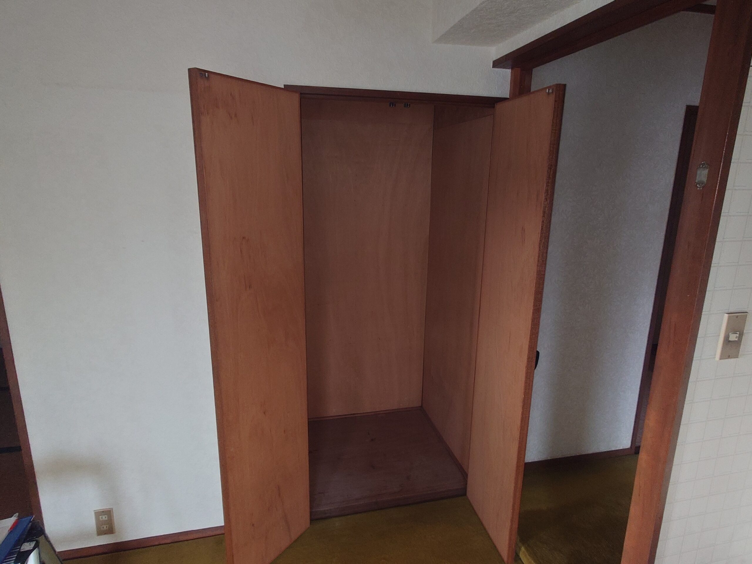 ビフォー_和室脇のスペース_収納_可動棚_３LDK