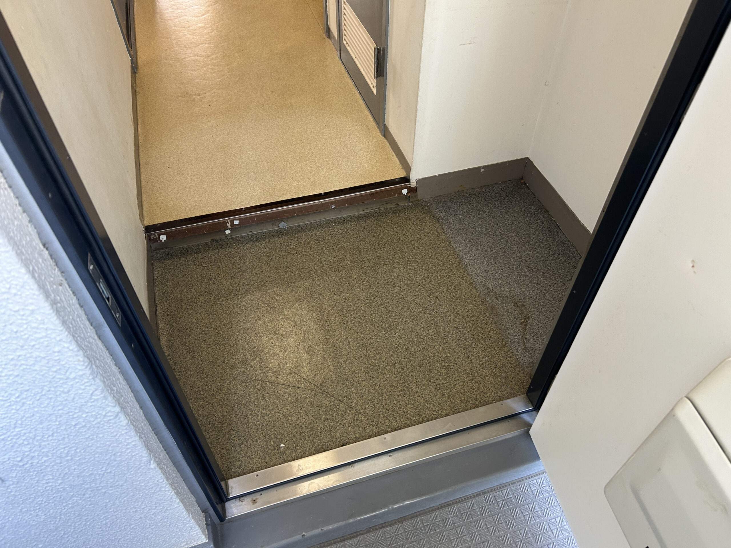 ビフォー_玄関_照明計画_江東区_2LDK