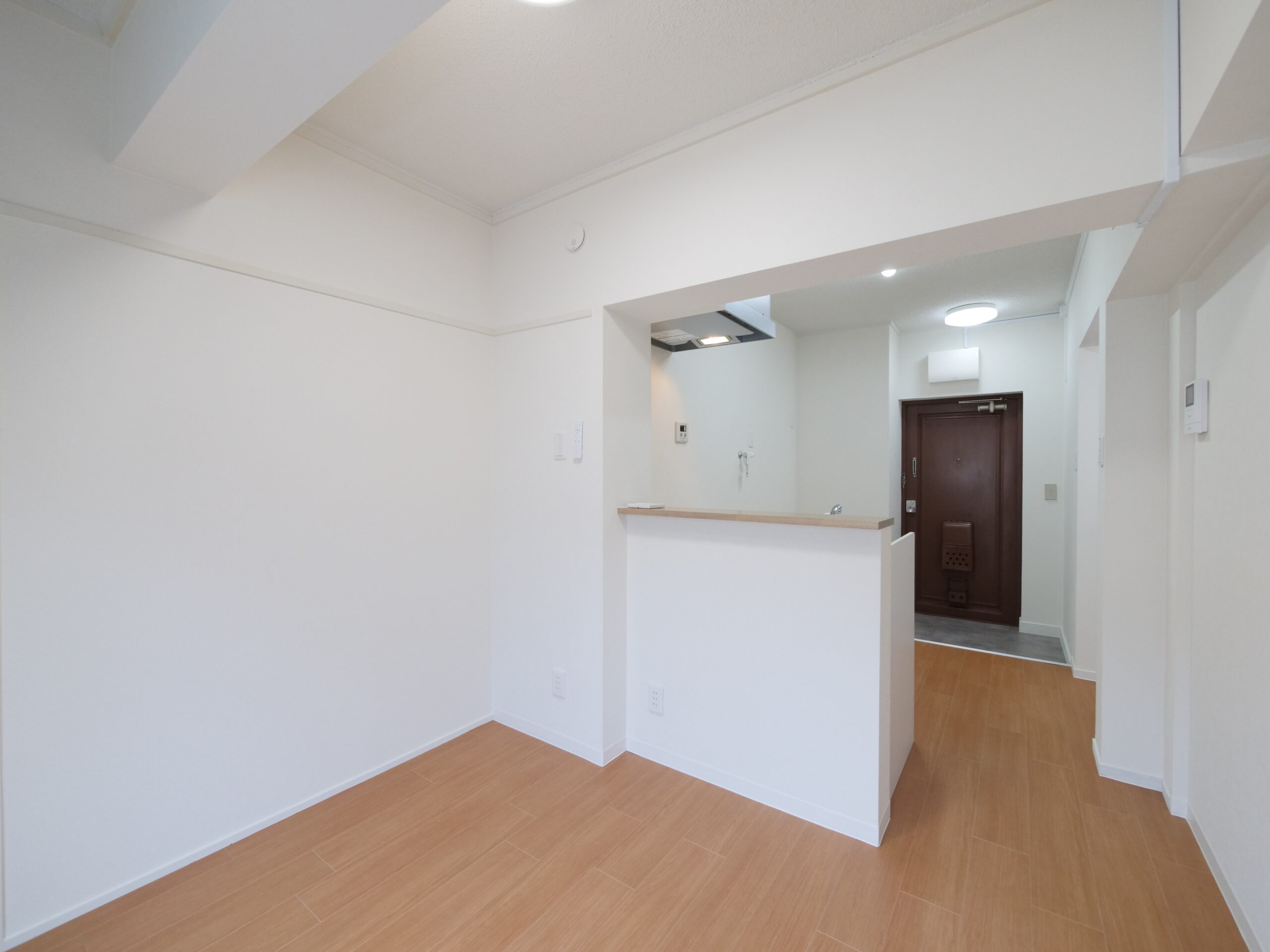 ビフォーアフター_四畳半和室リフォーム_造作カウンター_１LDK