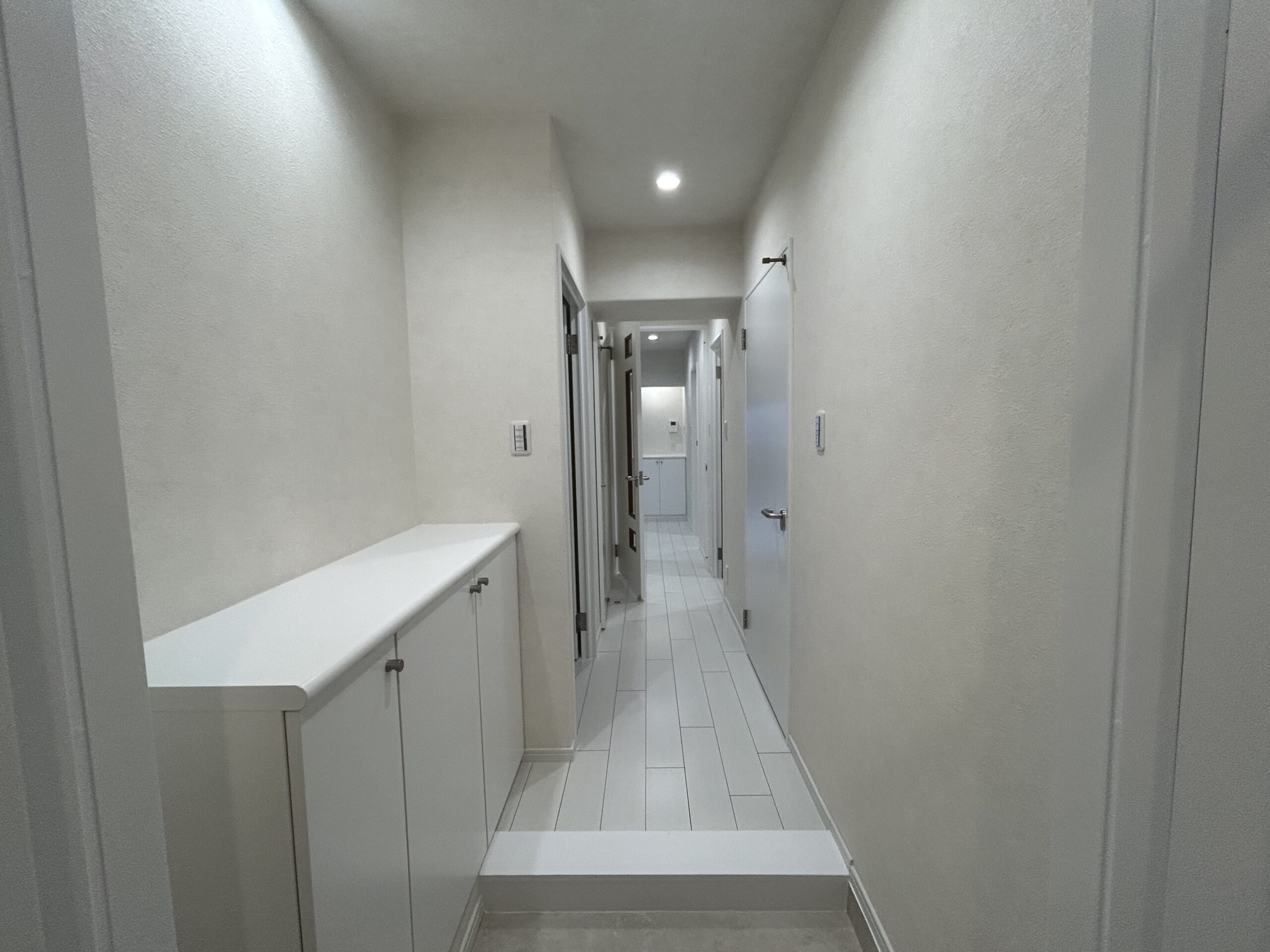 ビフォーアフター_玄関_2SLDK