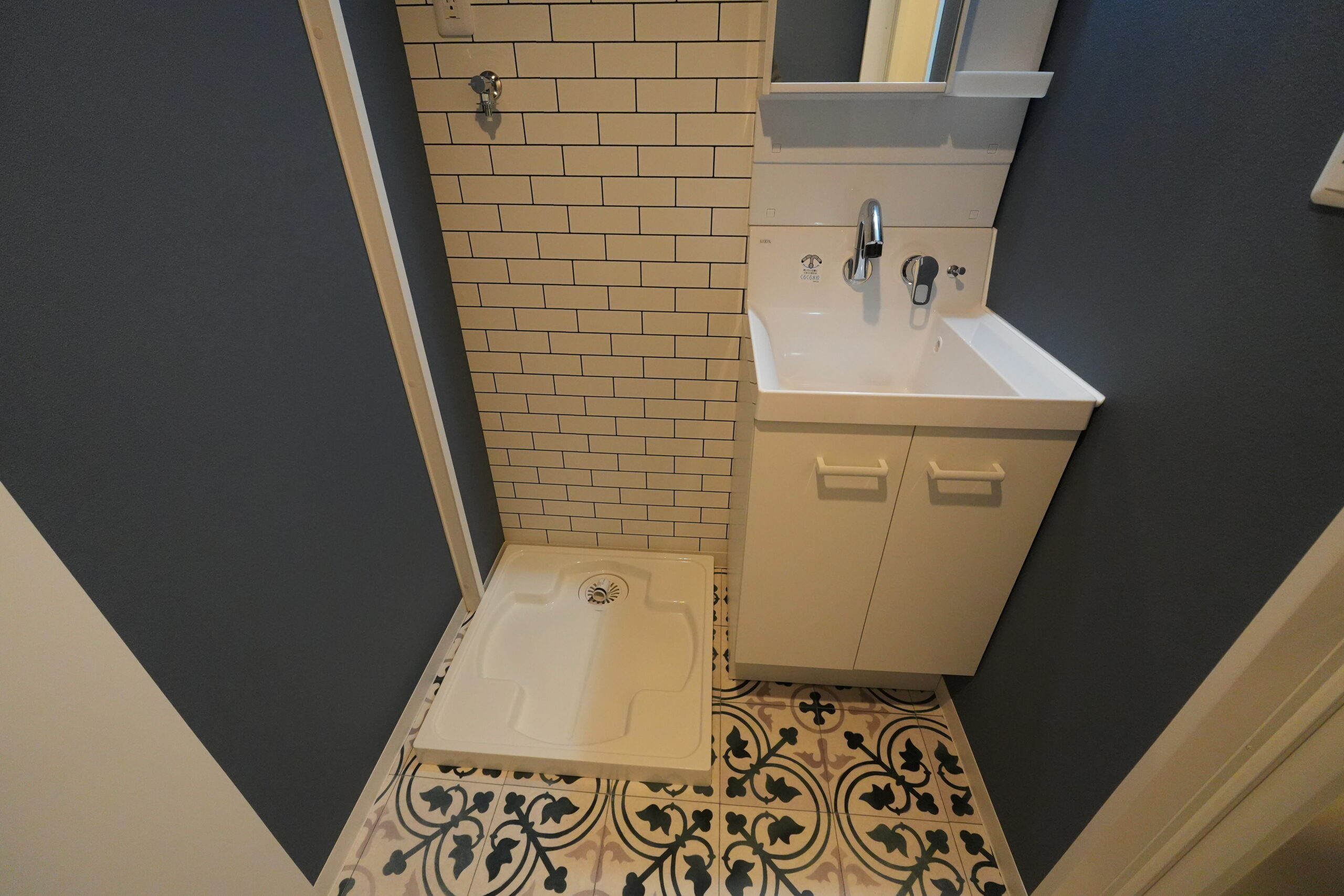 ビフォーアフター_脱衣所_内装_モダン空間_1LDK