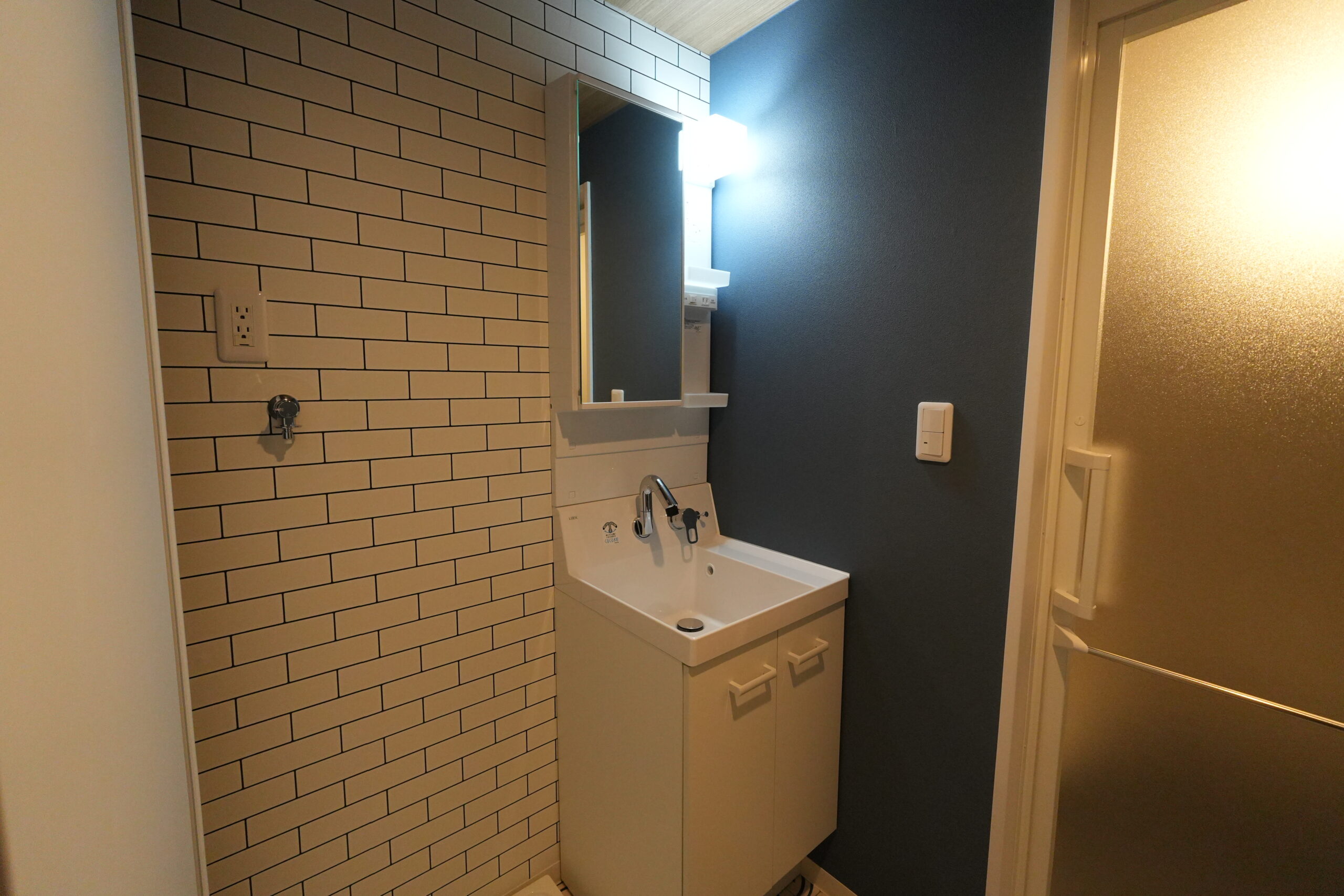 ビフォー_アフター洗面台_リクシル_ピアラ_開口500_1LDK