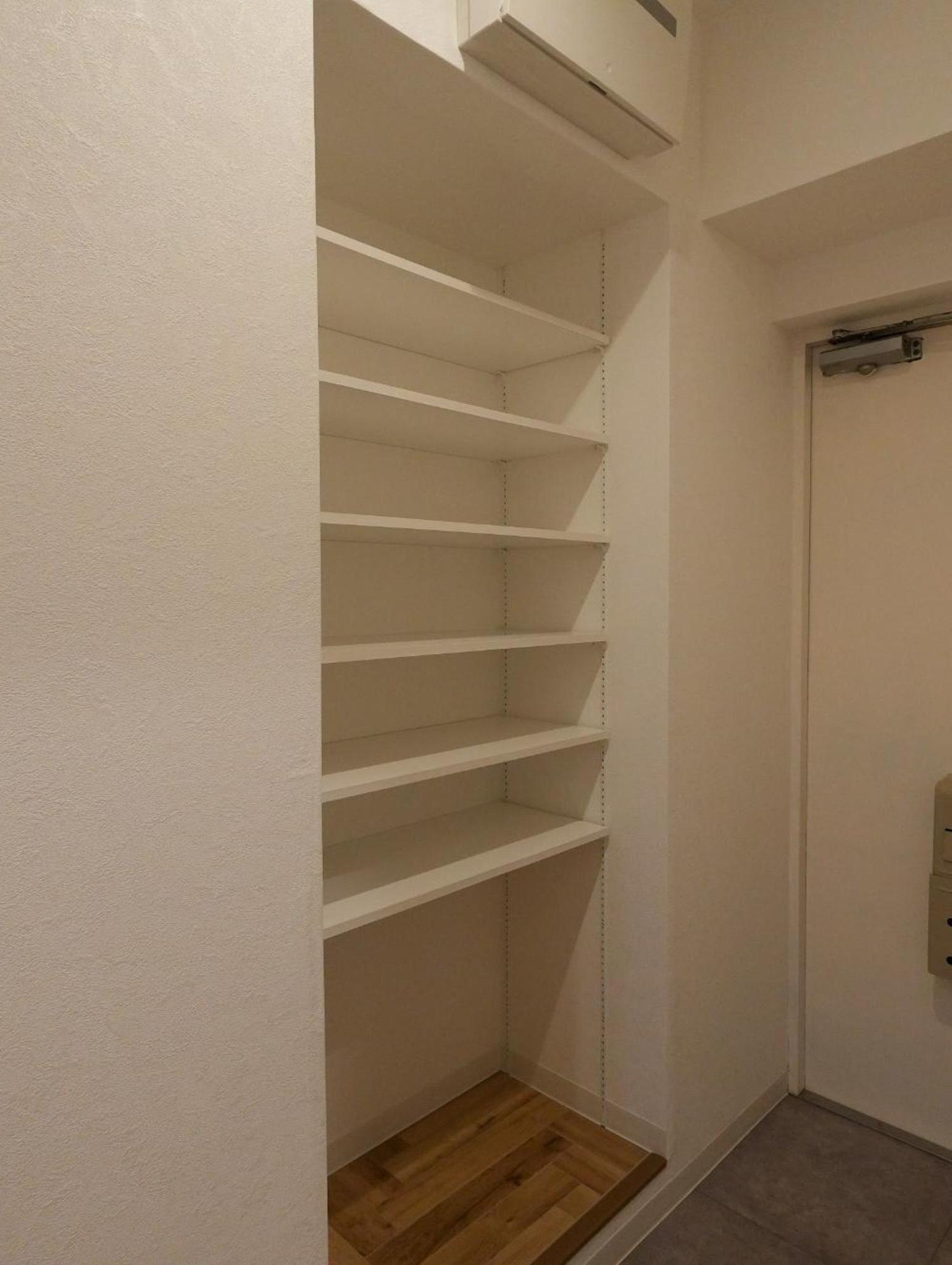 ビフォーアフター_玄関_シューズボックス_1LDK