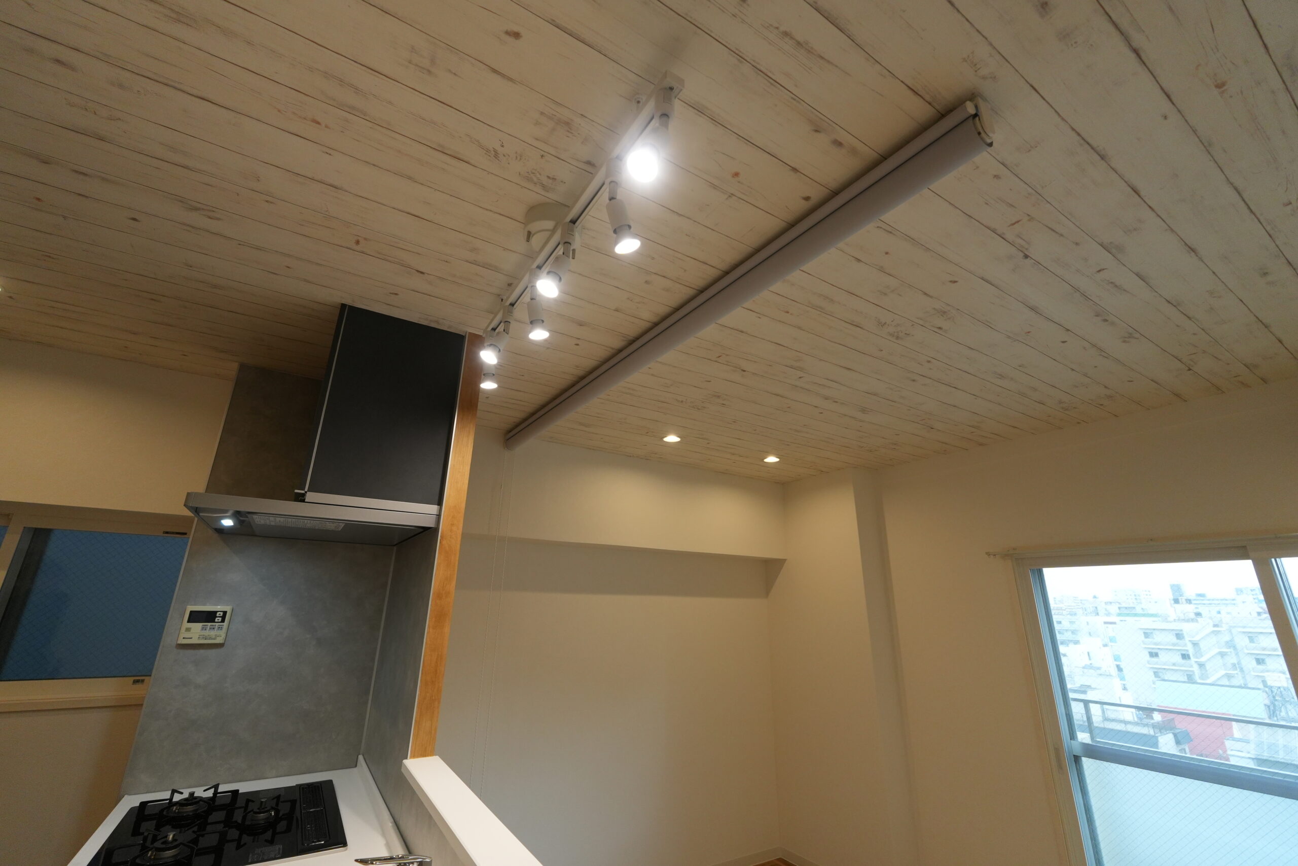 ビフォーアフター_造作カウター照明_1LDK