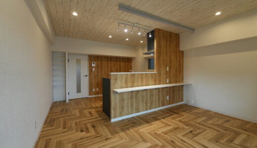 リビングに対面キッチンとベッドを置く！夫婦2人が最高に暮らしやすい1LDKにリノベーション/イメチェン両国店