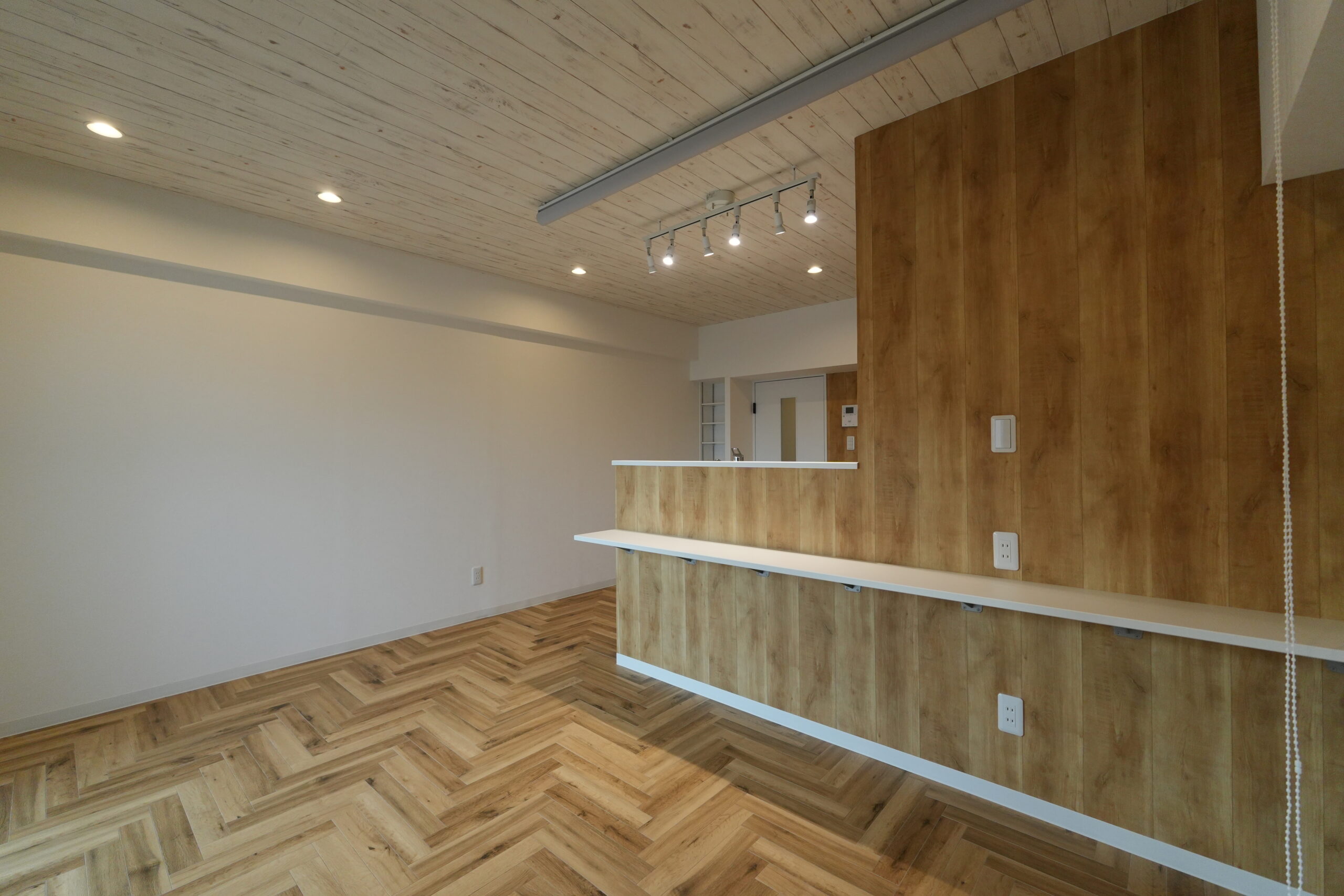 ビフォーアフター_リビング照明_1LDK