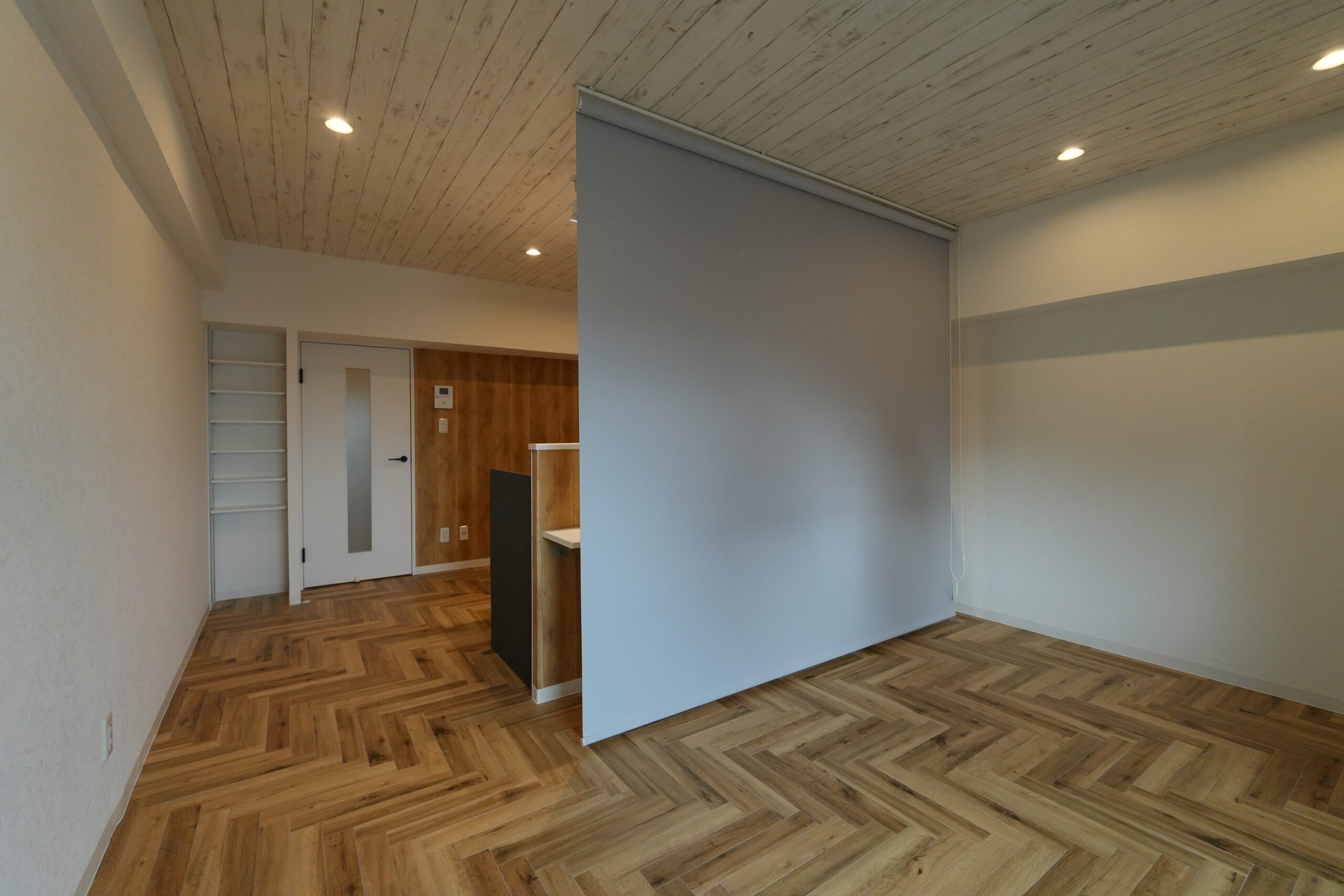 ビフォーアフター_リビング_間仕切り_ロールスクリーン__1LDK