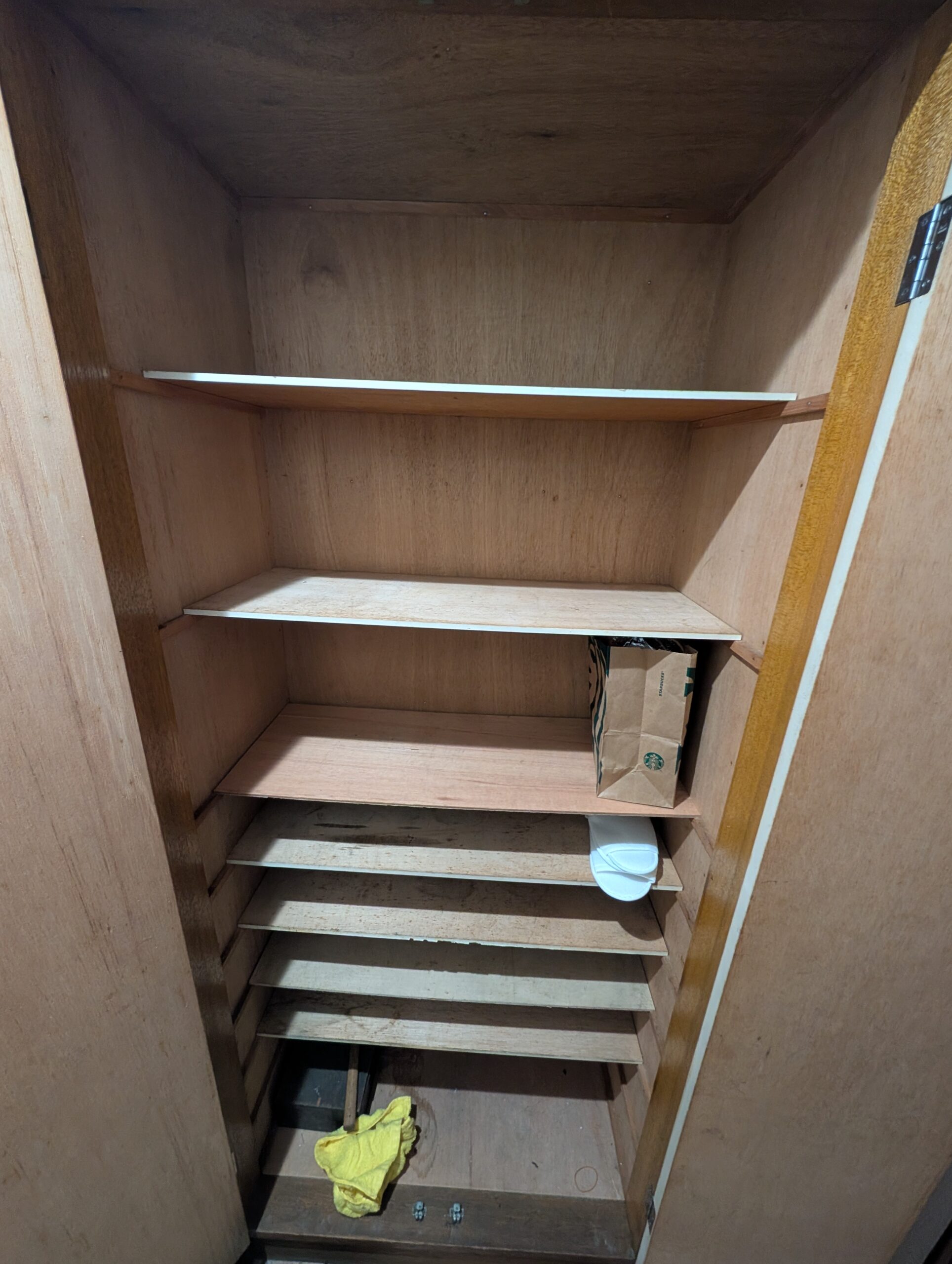 ビフォー_玄関_シューズボックス_1LDK