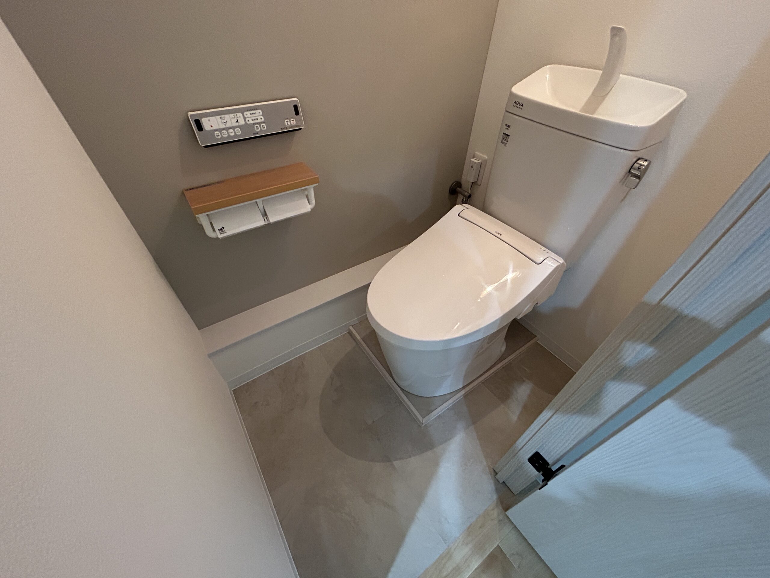 ビフォーアフター_LIXIL_アメージュ便器_トイレ_2LDK（WIC）