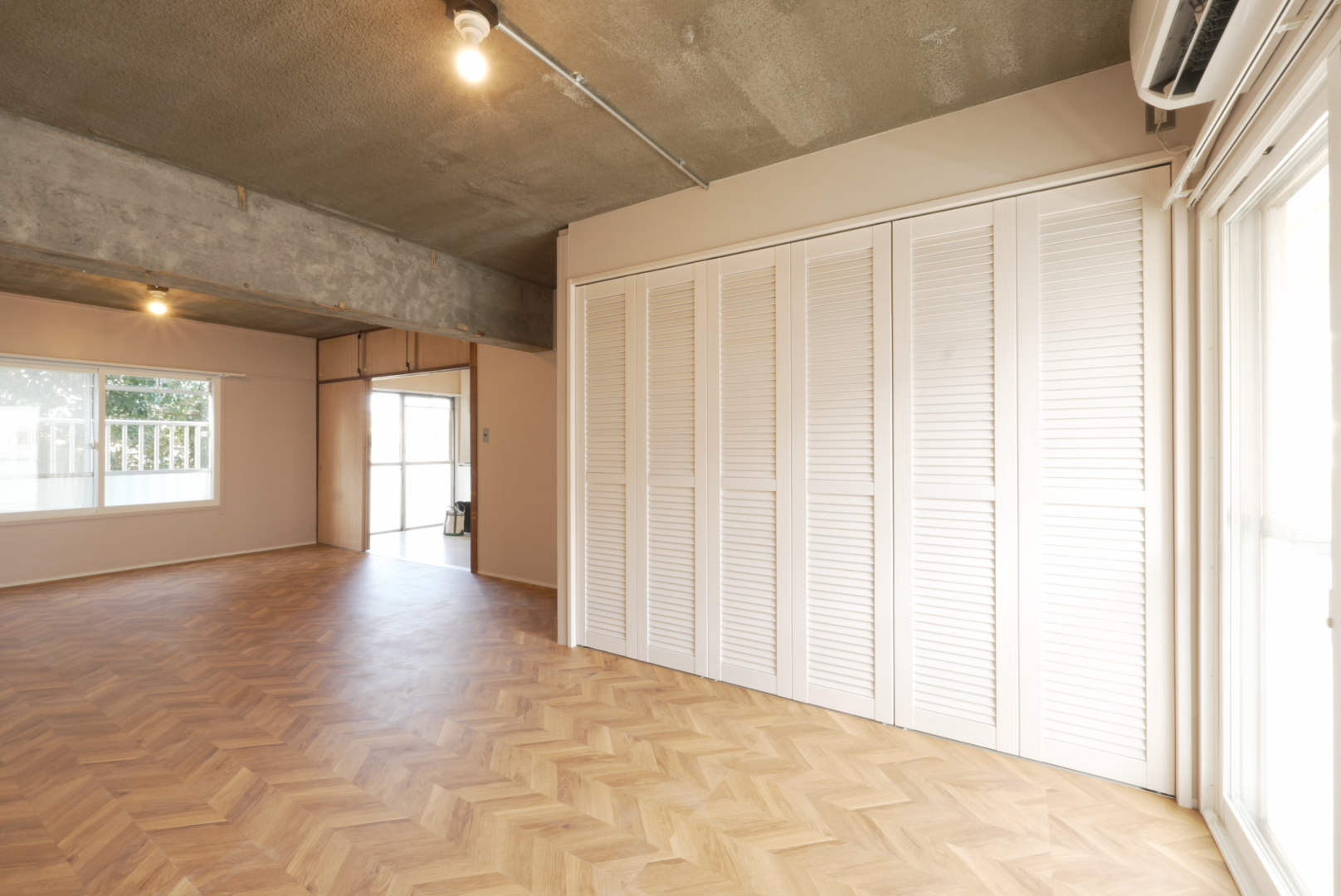 ビフォーアフター_二間続き_床材_ヘリンボーン柄_2DK