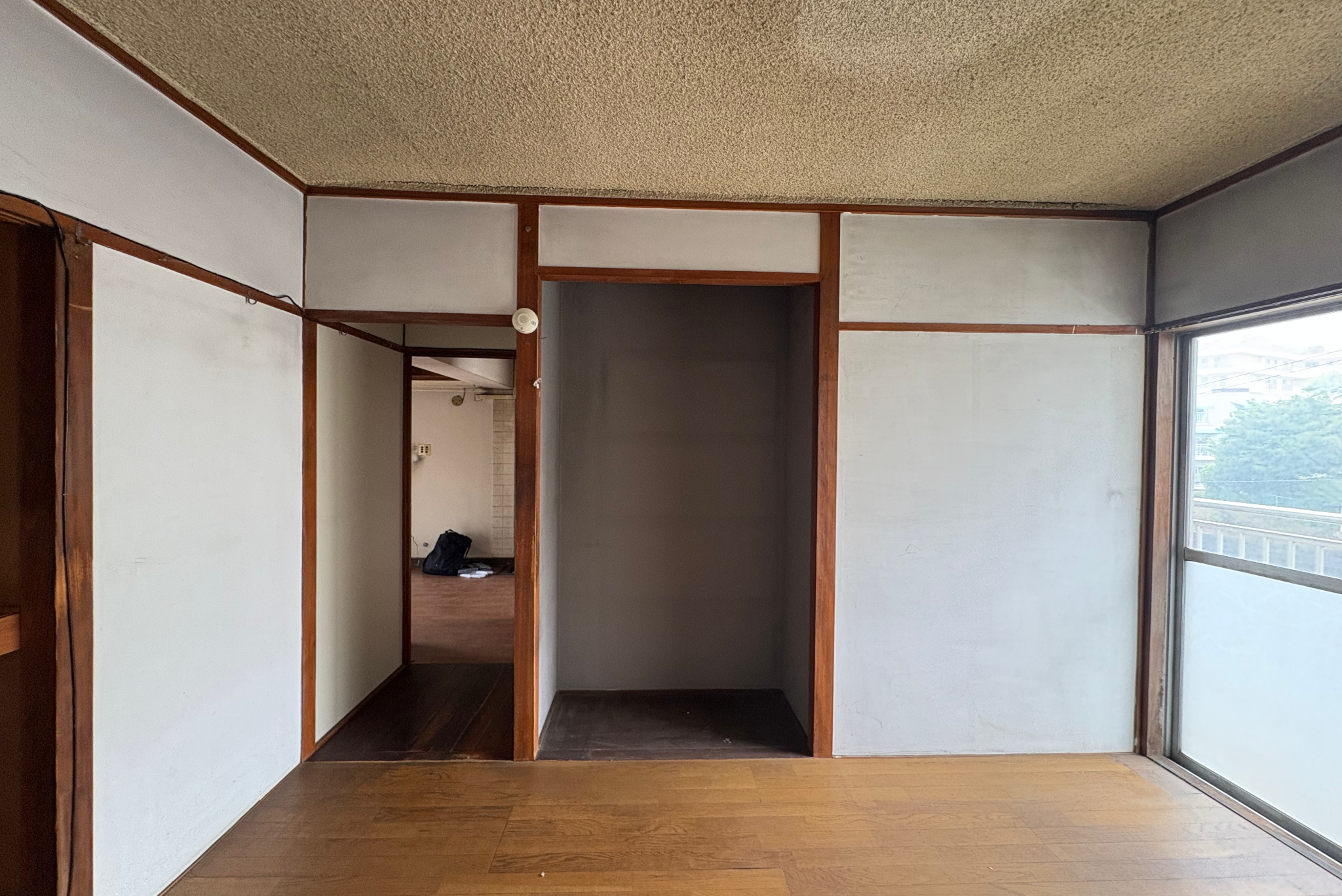 ビフォー_二間続き_収納_ルーバー扉_2DK