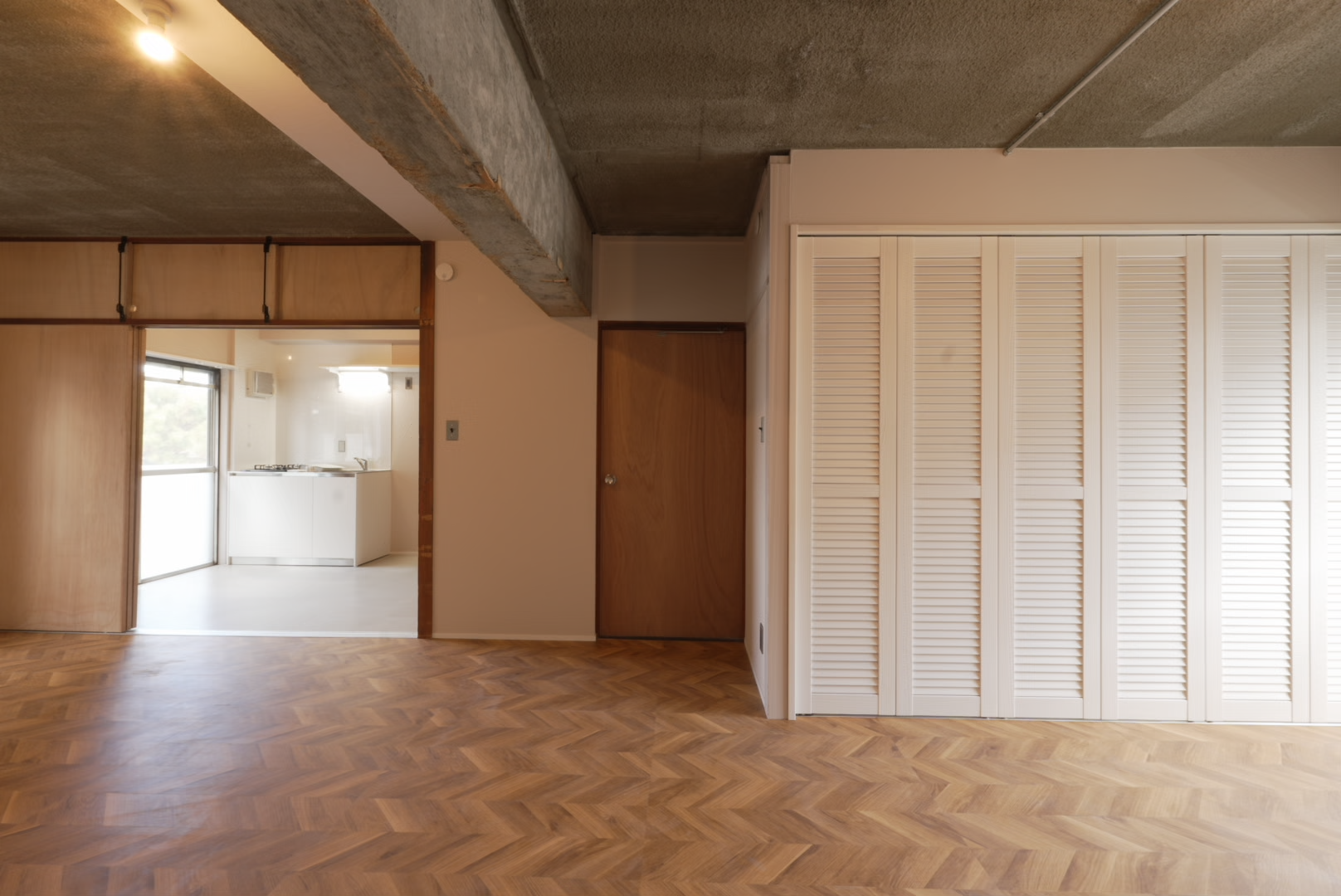 ビフォーアフター_二間続き_収納_ルーバー扉_2DK