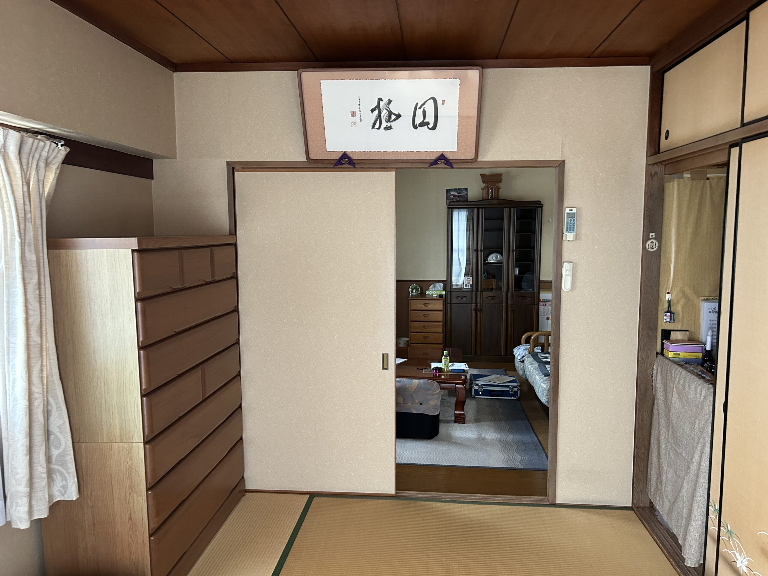 ビフォー_仏壇置き場_折れ戸収納_リビング_2LDK（WIC）