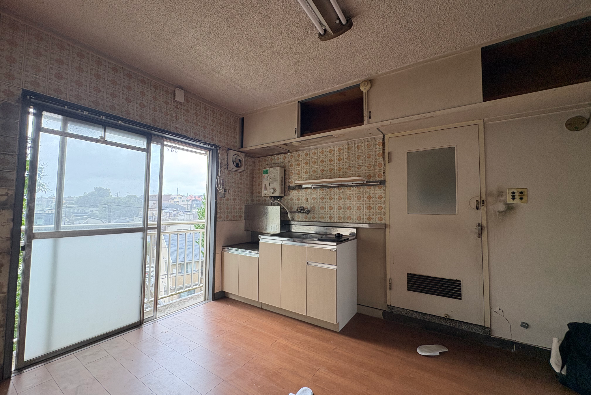 ビフォー_ミラタップ_プレーンKプティ_キッチン_2DK