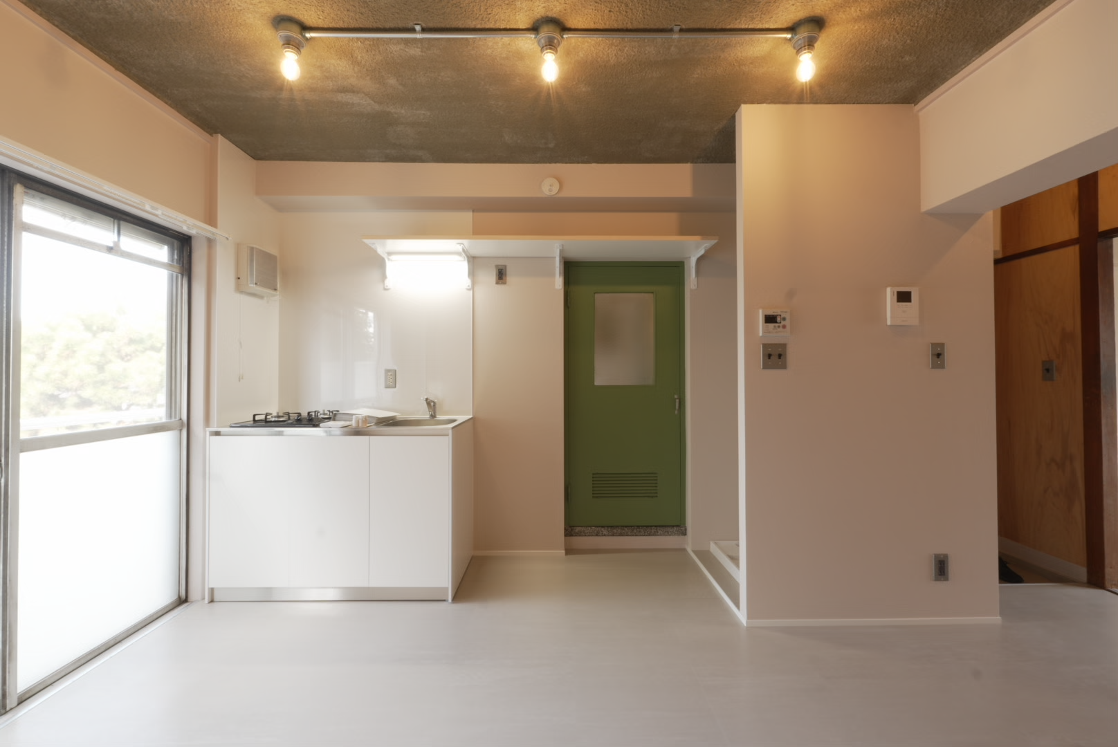 ビフォーアフター_ミラタップ_プレーンKプティ_キッチン_2DK