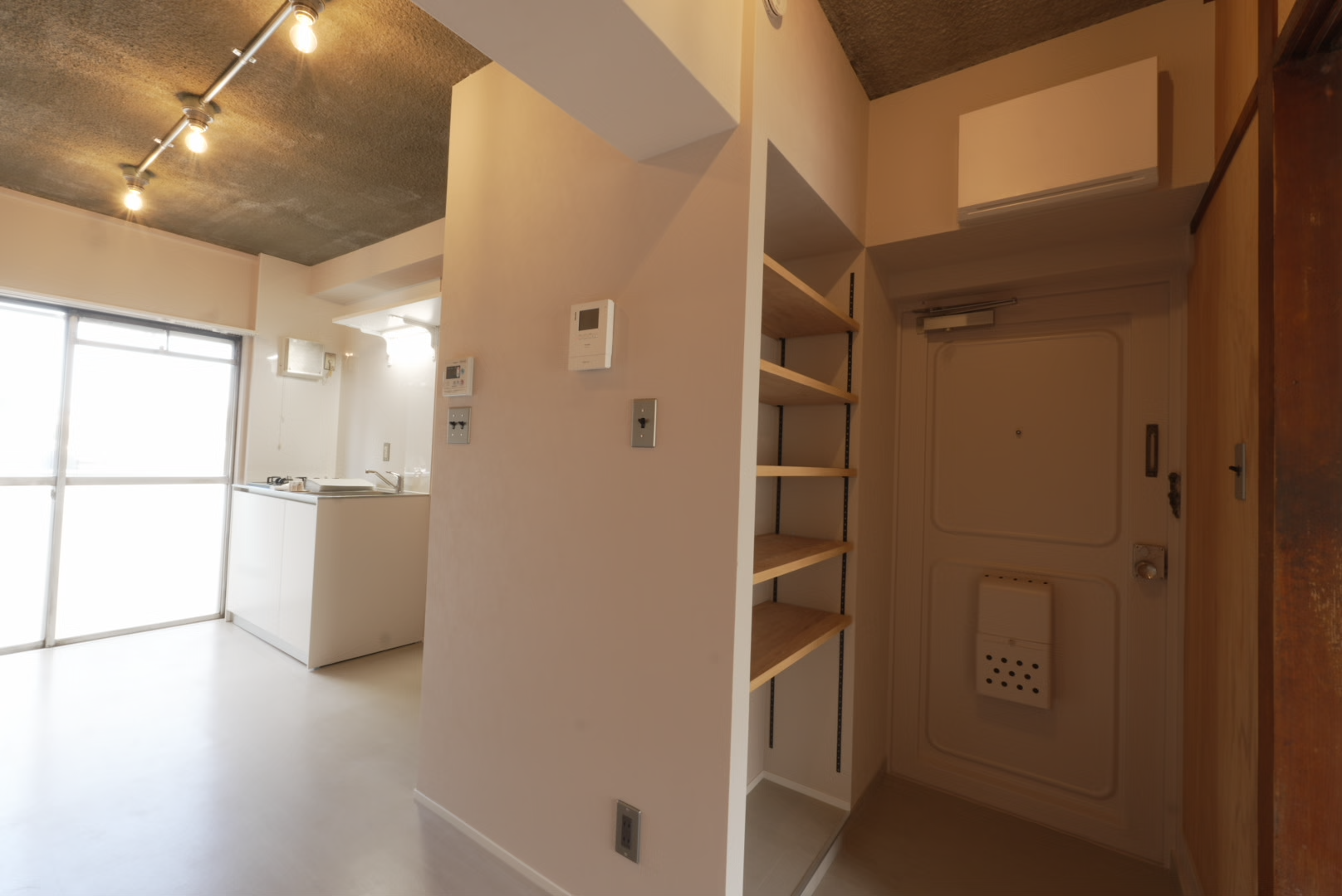 ビフォーアフター_玄関_2DK