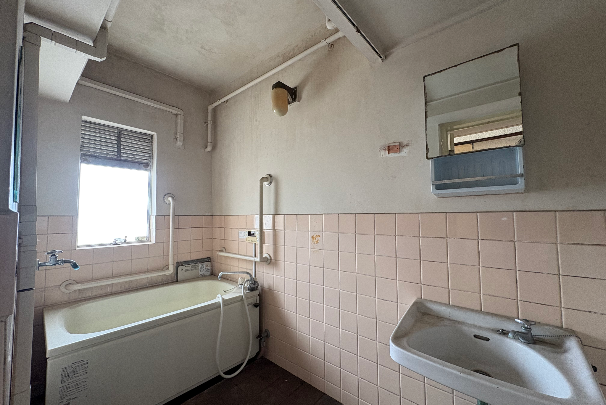 ビフォー_洗面台_ミラタップ_レッタンゴロ_2DK