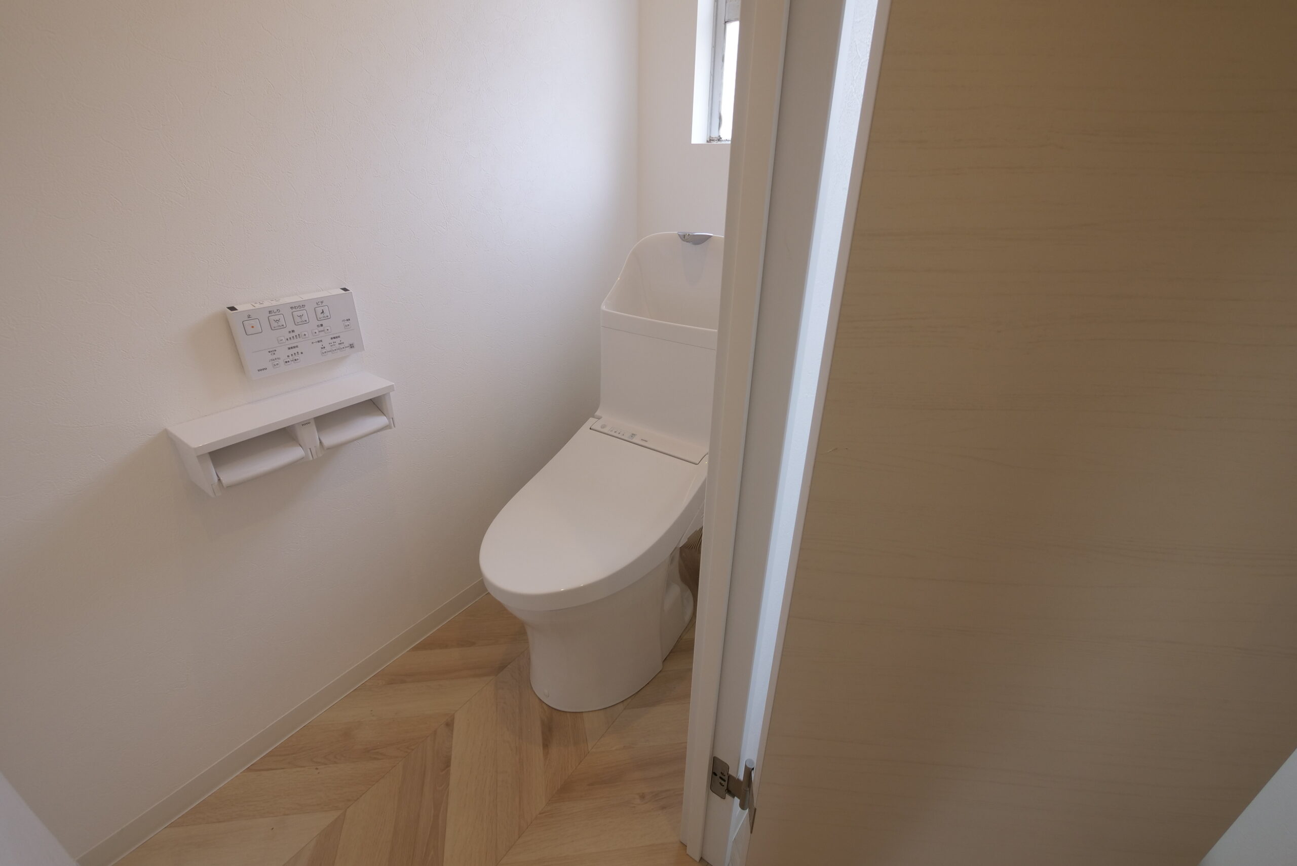 ビフォーアフター_トイレ_TOTO_ZR1_1LDK