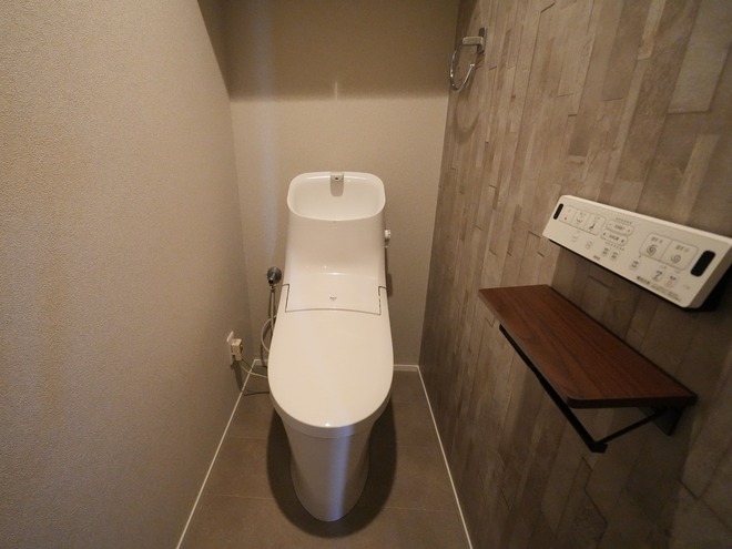 ビフォーアフター_トイレ_アクセントクロス_1LDK