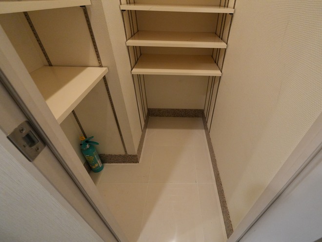 ビフォー_玄関_収納_1LDK