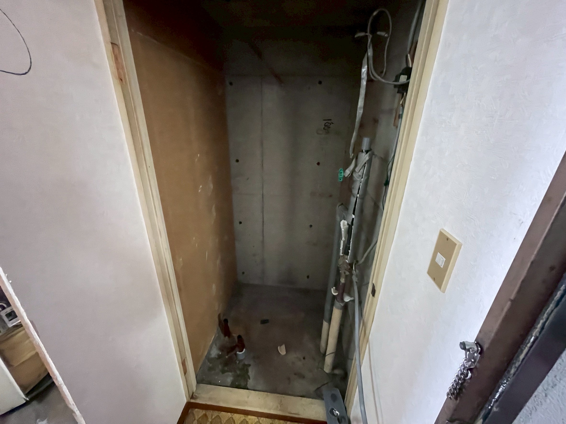 ビフォー_洗濯機置き場_1R