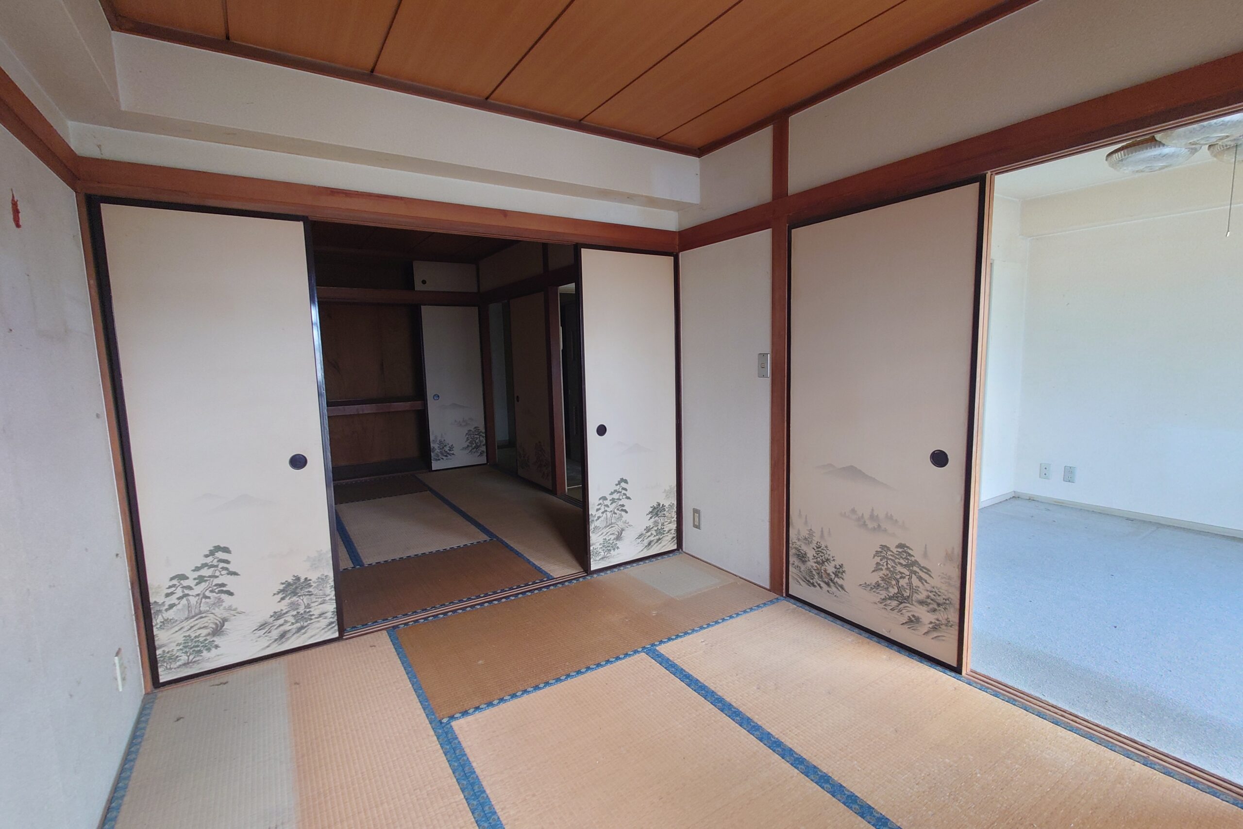 ビフォー_リビング_L-45遮音フローリング_和室解体_昭和の団地_1LDK