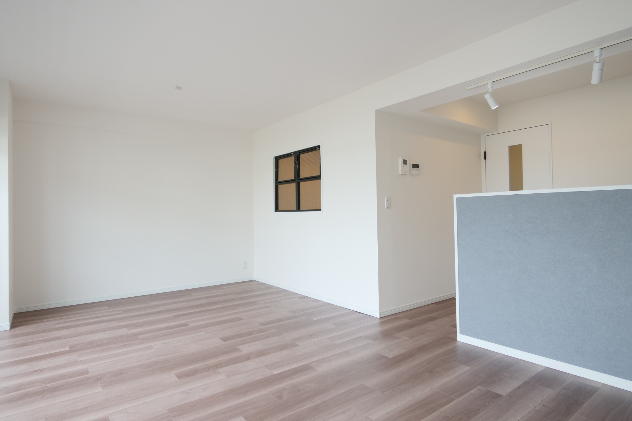 ビフォーアフター_リビング_L-45遮音フローリング_和室解体_昭和の団地_1LDK