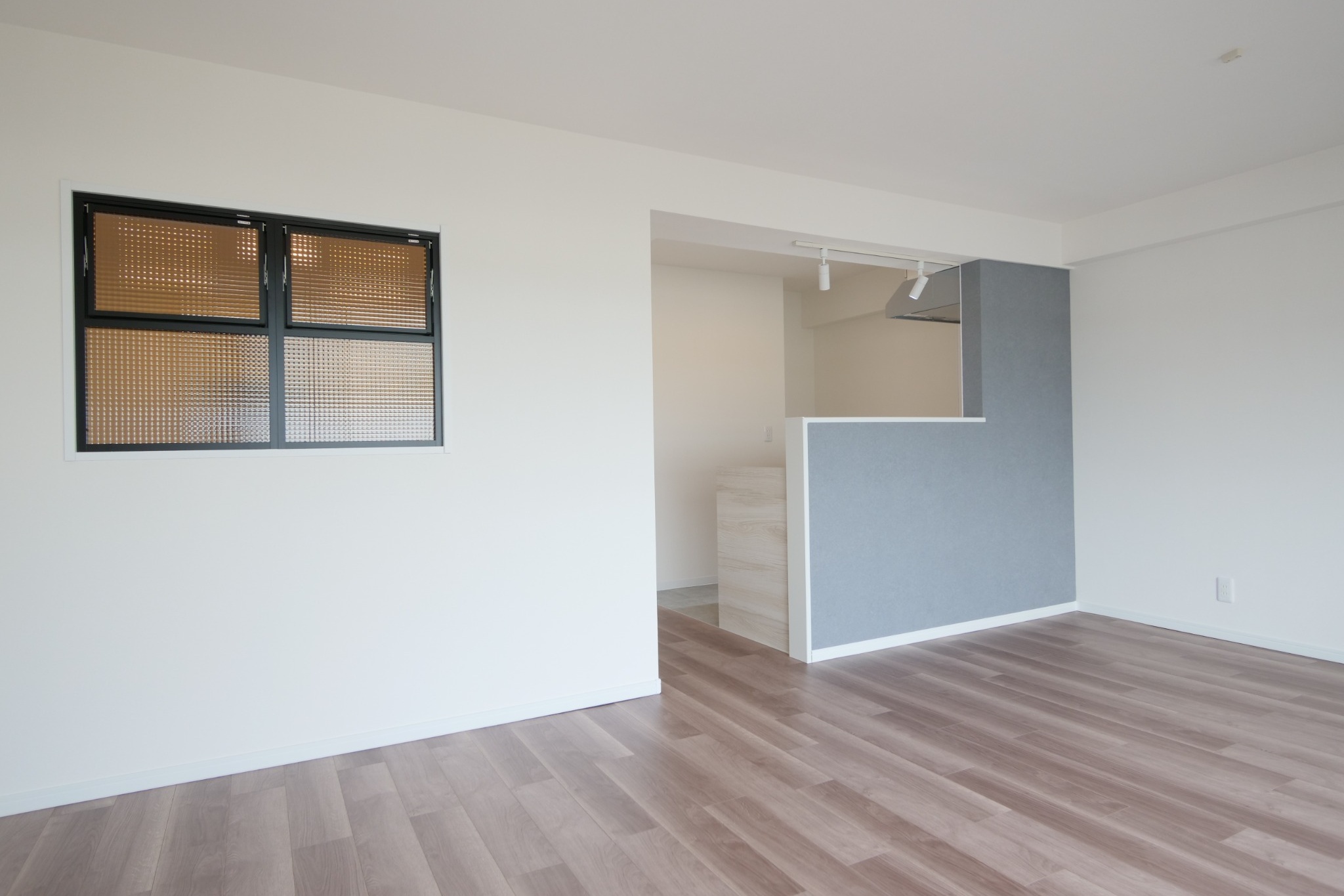 ビフォーアフター_リビング_L-45遮音フローリング_昭和の団地_1LDK