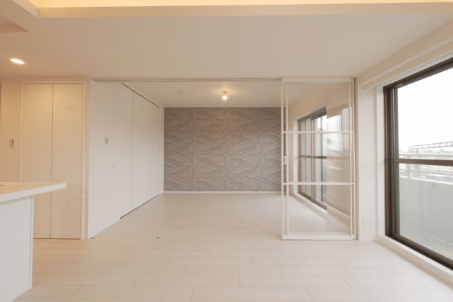 ビフォーアフター_リビング_アクセントクロス_2LDK