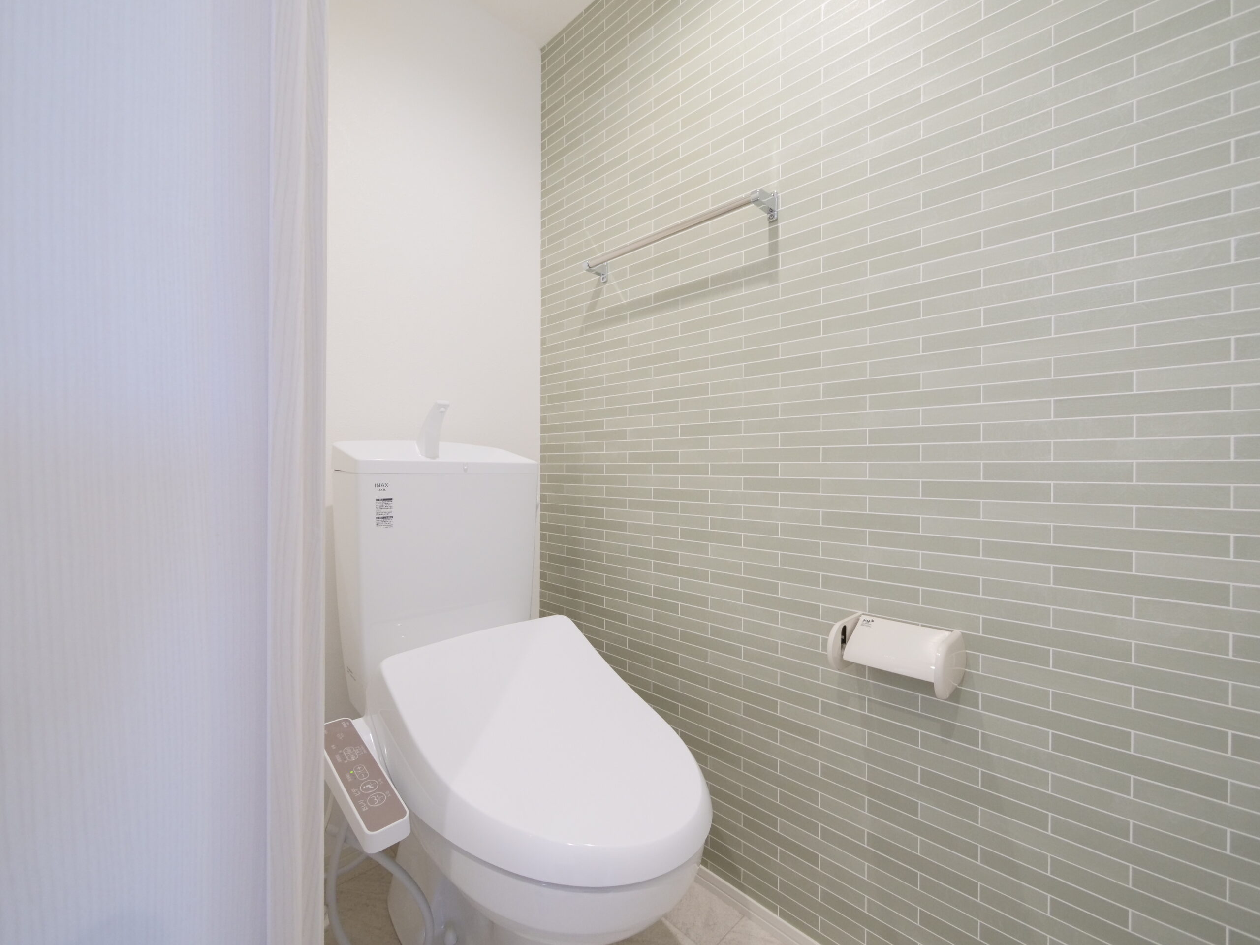 ビフォーアフター_トイレ_INAX_ワンルーム