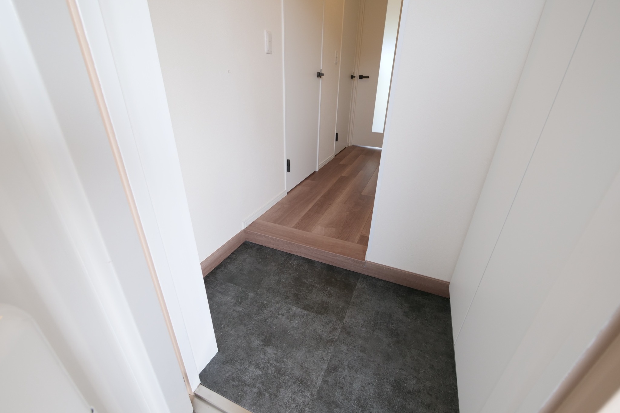 ビフォーアフター_玄関__昭和の団地_1LDK