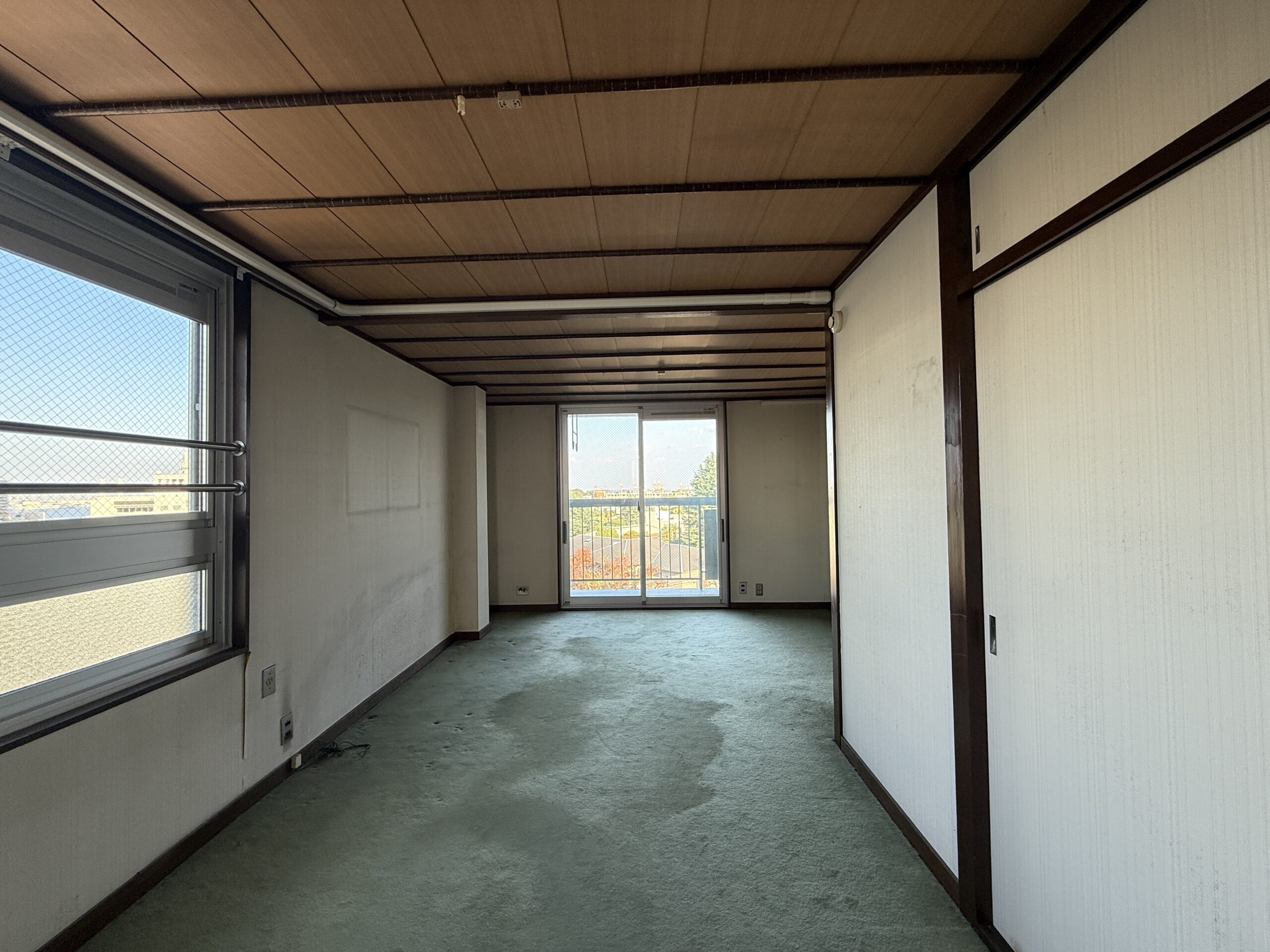 ビフォー_リビング_エアコン新設_ワンルーム