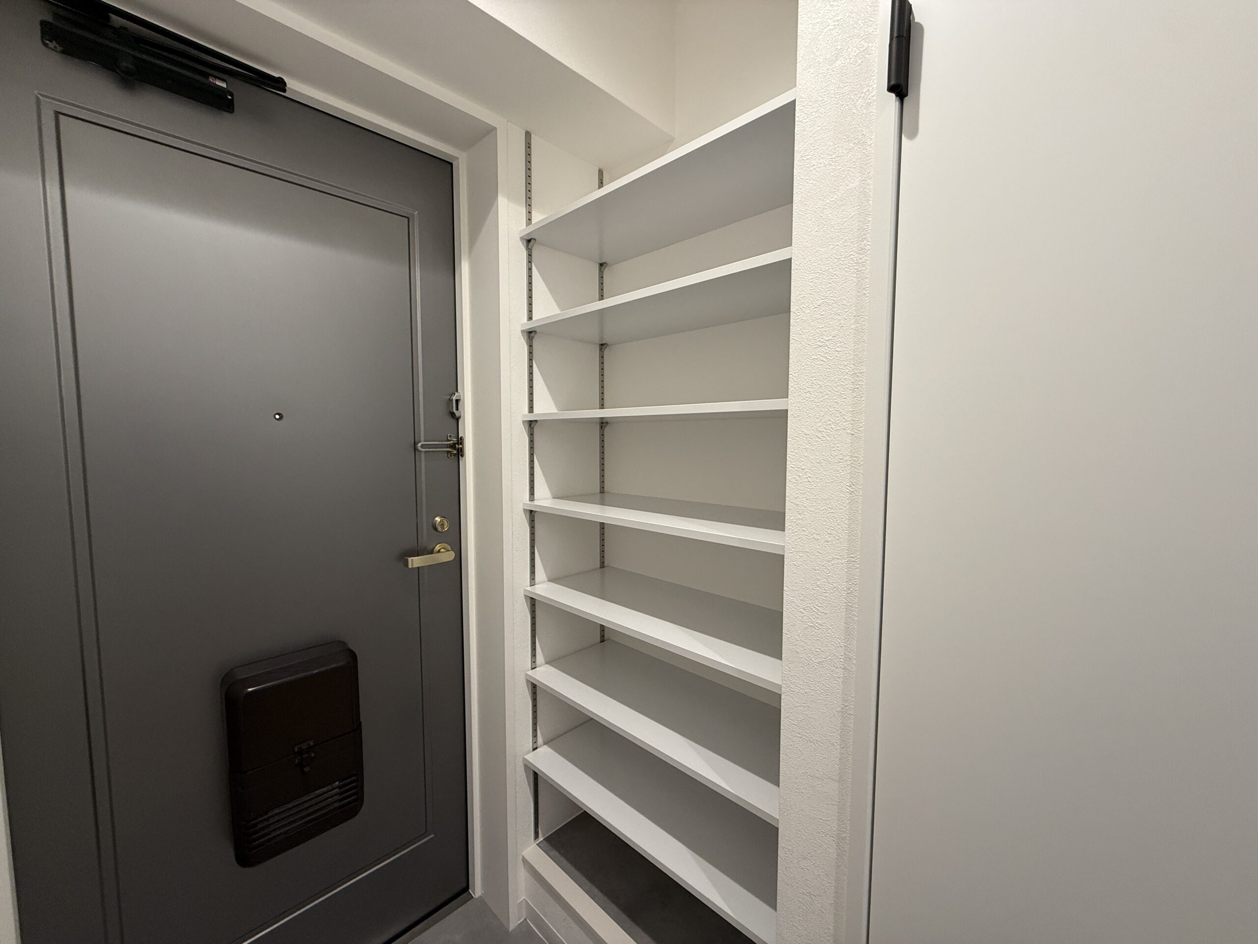 ビフォーアフター_玄関_下駄箱_2LDK