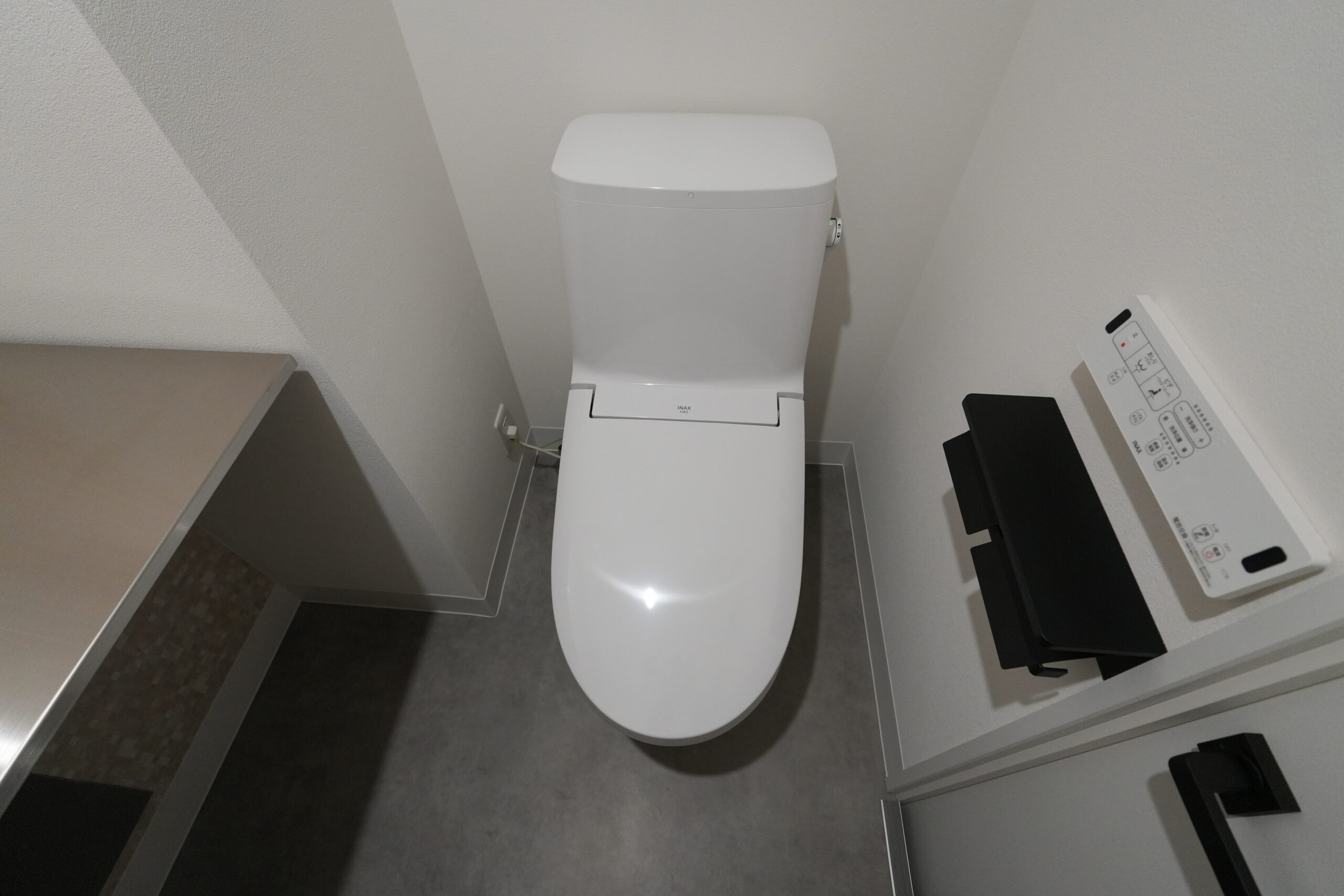 ビフォーアフター_トイレパナソニック_ベリティス__1Rオフィス使用