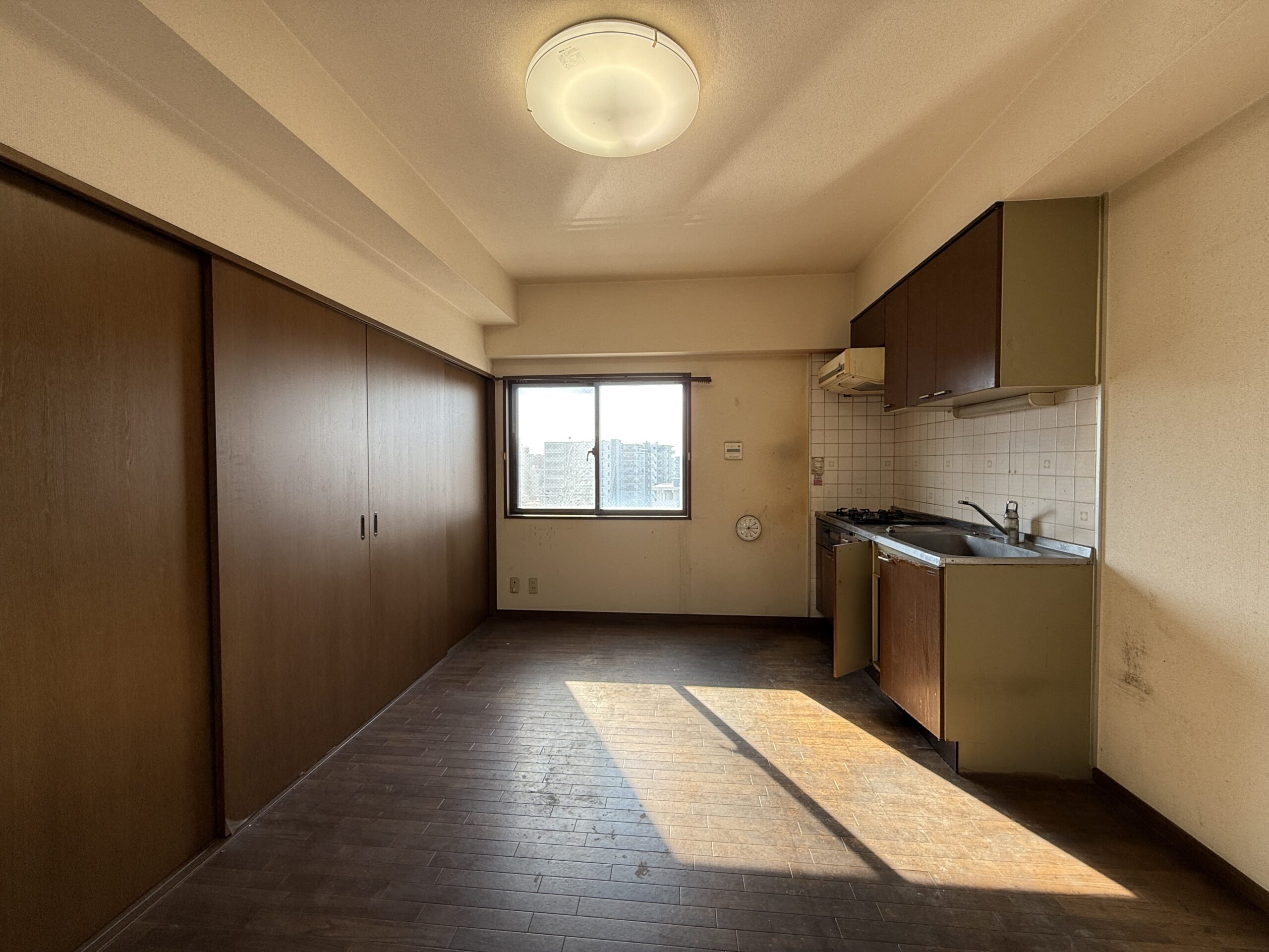 ビフォー_キッチン_背面通路_アイランドキッチン_2LDK