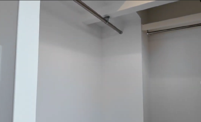 ビフォーアフター_リビング_ウォークインクローゼット内部_1LDK