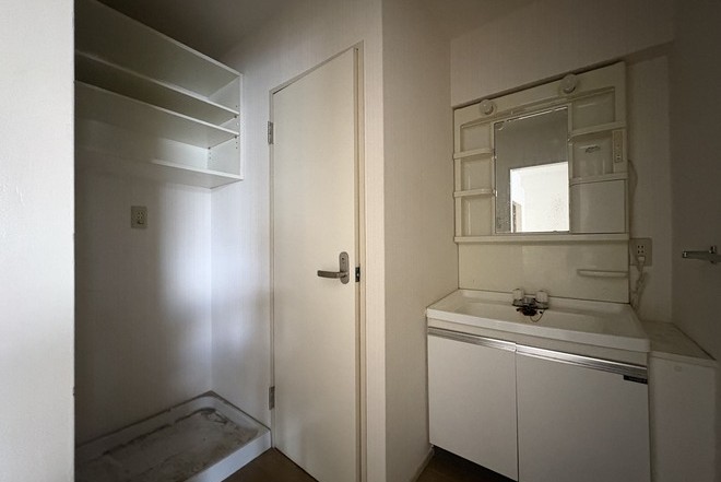 ビフォー_洗面脱衣所_1LDK