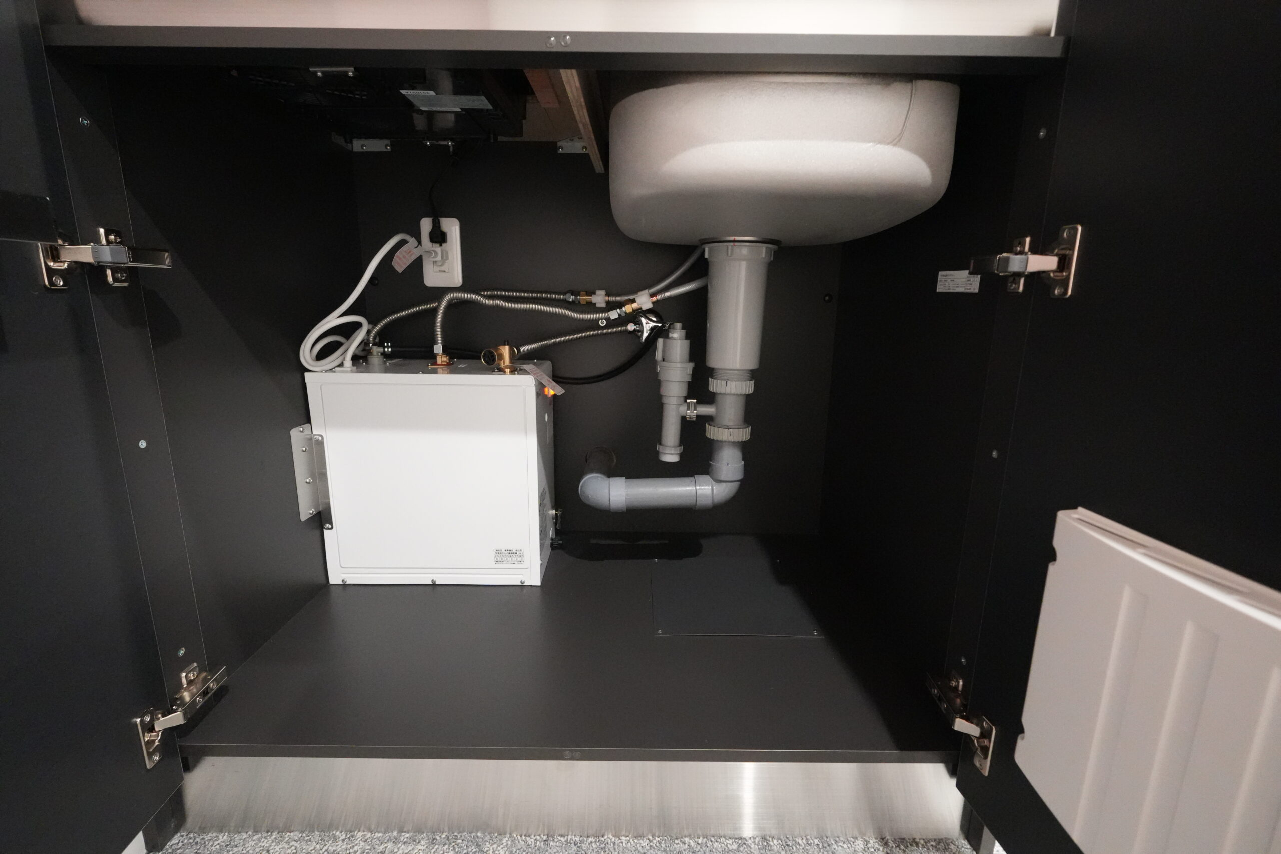 ビフォーアフター_キッチン_小型電気温水器_1Rオフィス使用