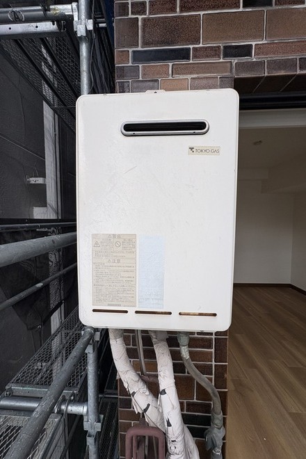 ビフォー_給湯器_バルコニー_洋室_1LDK