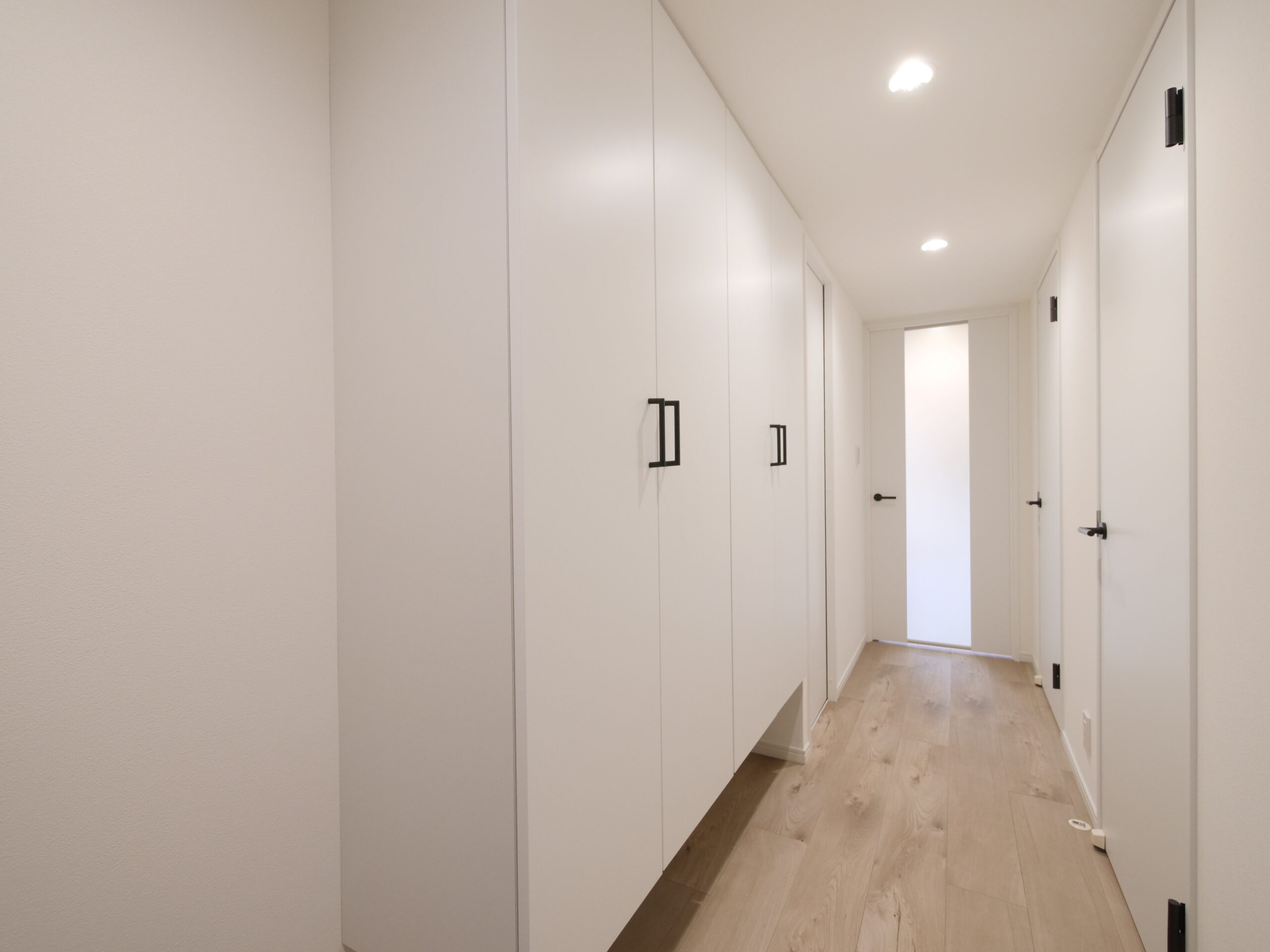 ビフォーアフター_脱衣所扉片開き_トイレ扉片引き戸_2LDk