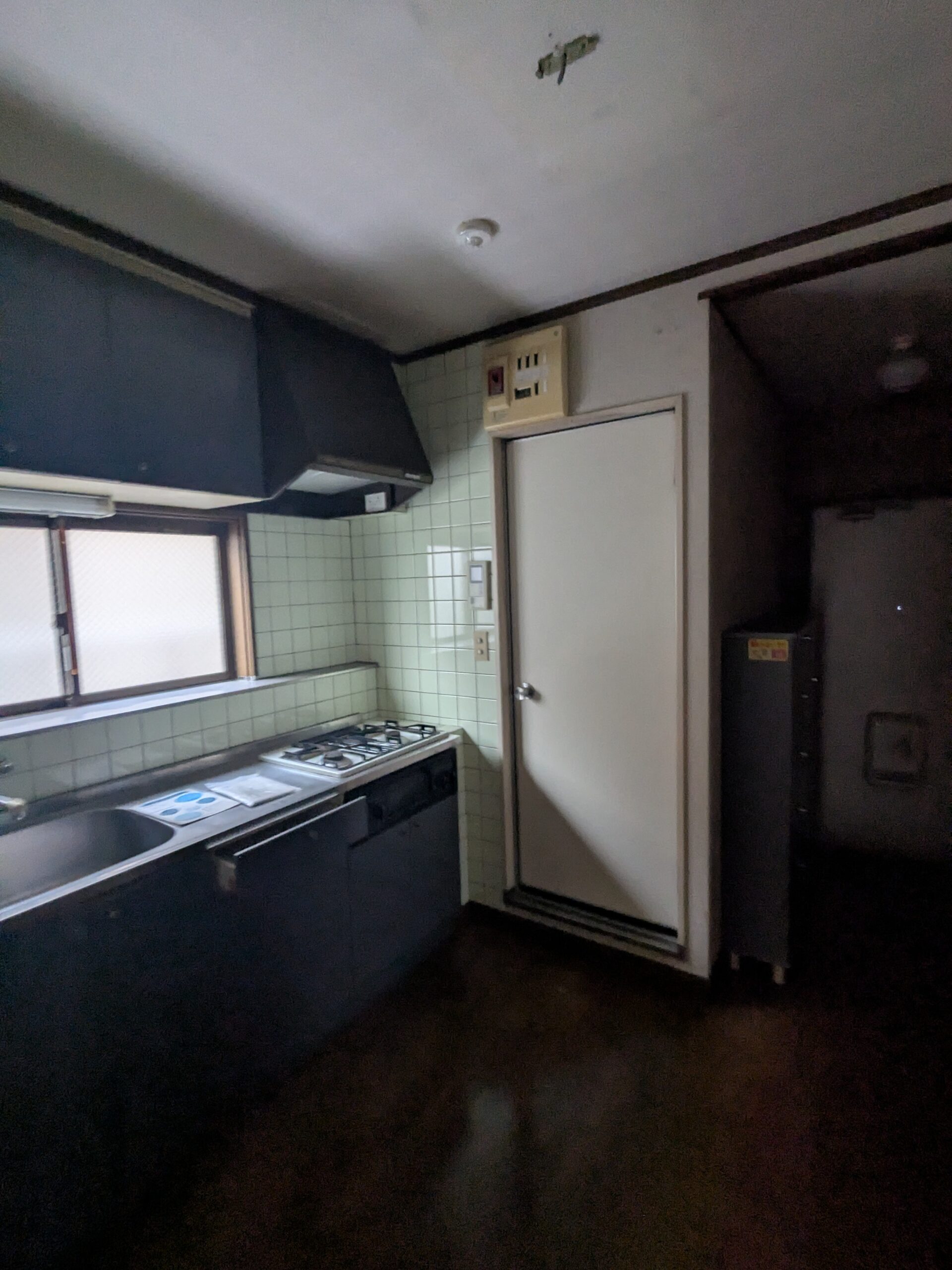 ビフォー_キッチン_クリナップ_rakuera_２４００_２LDk①
